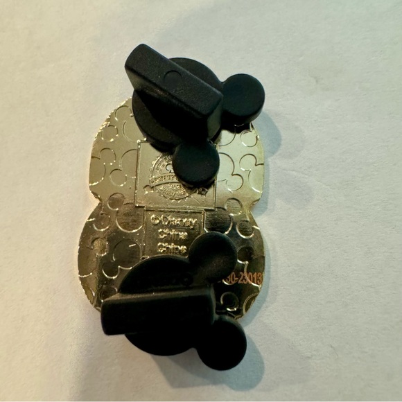 Pluto Chinese Lunar New Year of the Ox 2021 Mystery Disney Pin - Picture 6 of 9